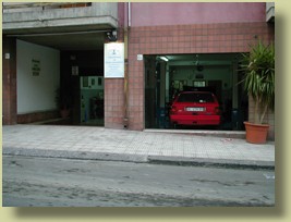 1Y100015_2500.jpg (15839 byte)